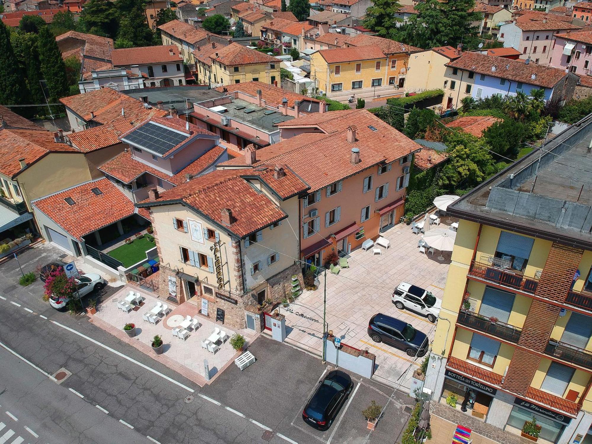 Albergo Al Cacciatore Tortellinando Валеджо-суль-Минчо Экстерьер фото