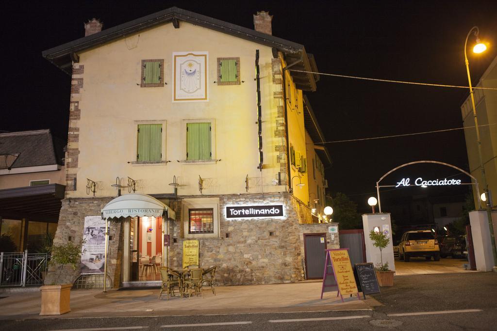 Albergo Al Cacciatore Tortellinando Валеджо-суль-Минчо Экстерьер фото